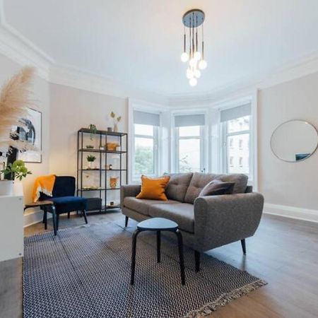 Stylish Stirling Apartment - Free Parking Екстер'єр фото