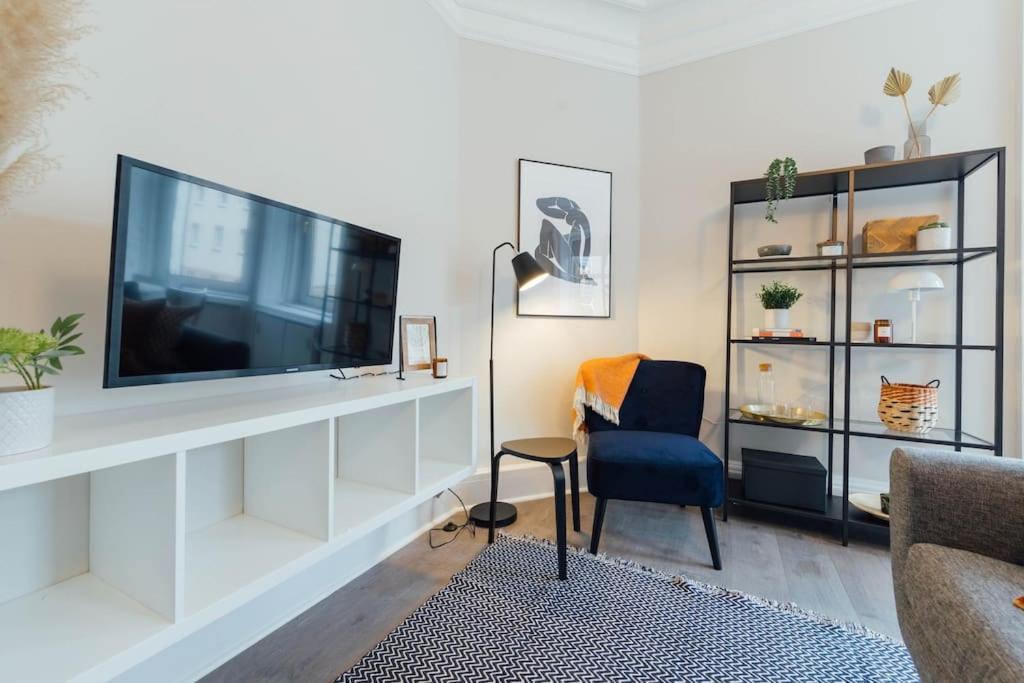 Stylish Stirling Apartment - Free Parking Екстер'єр фото