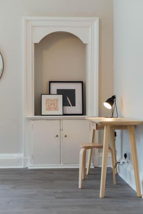 Stylish Stirling Apartment - Free Parking Екстер'єр фото