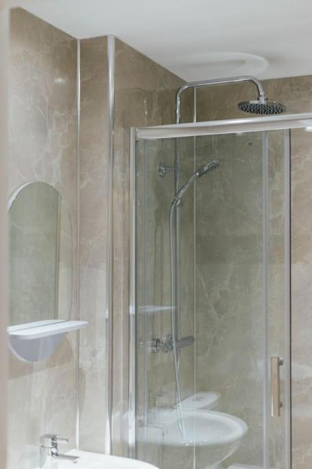 Stylish Stirling Apartment - Free Parking Екстер'єр фото