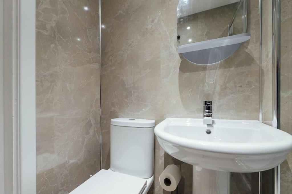 Stylish Stirling Apartment - Free Parking Екстер'єр фото