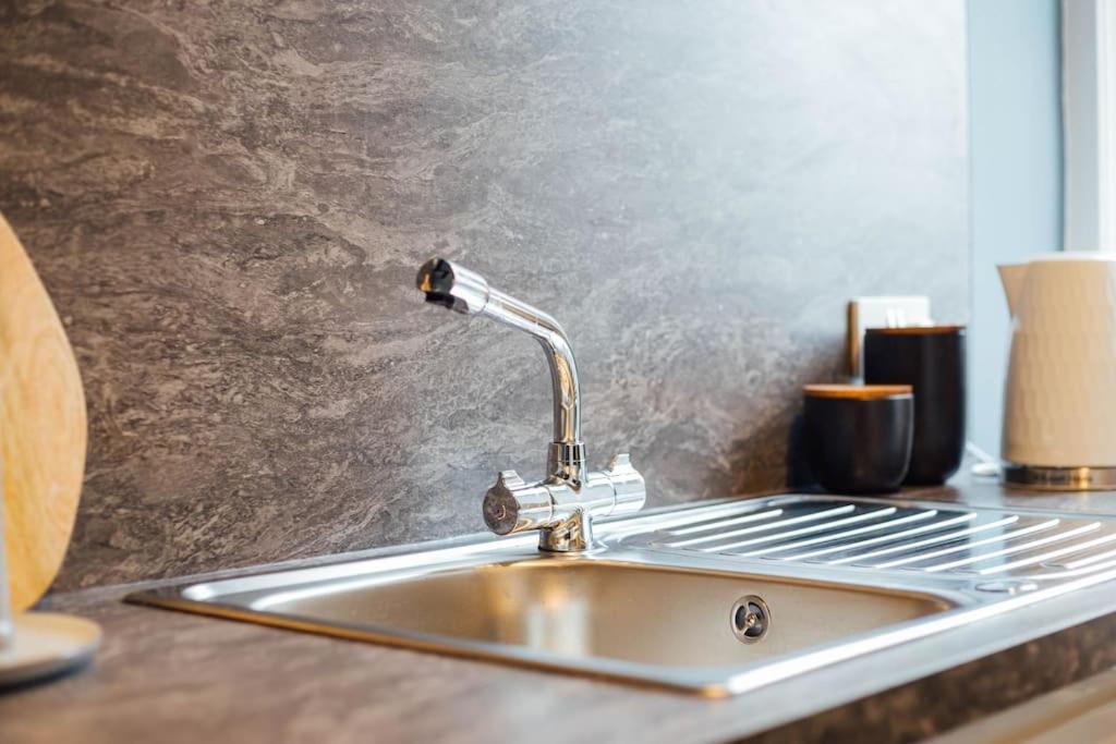 Stylish Stirling Apartment - Free Parking Екстер'єр фото
